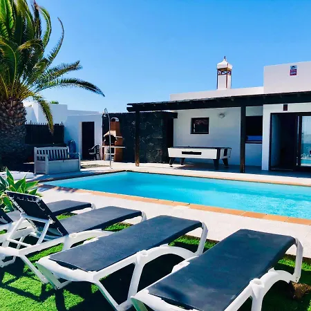 Mariola With Private Pool, Sea View, Sat-tv & Free Wifi *