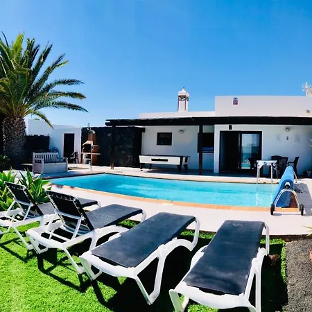 Villa Mariola With Private Pool, Sea View, Sat-tv & Free Wifi *