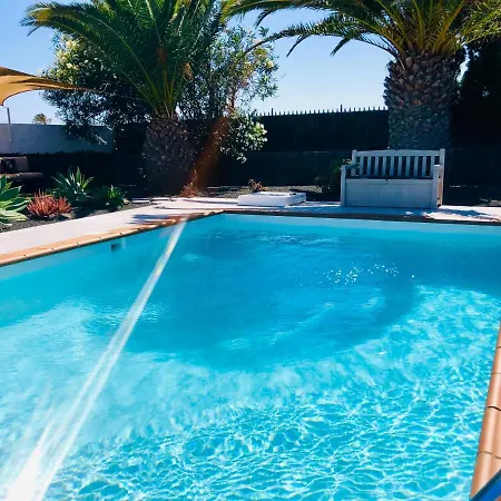 Mariola With Private Pool, Sea View, Sat-tv & Free Wifi