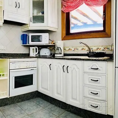 Mariola With Private Pool, Sea View, Sat-tv & Free Wifi *